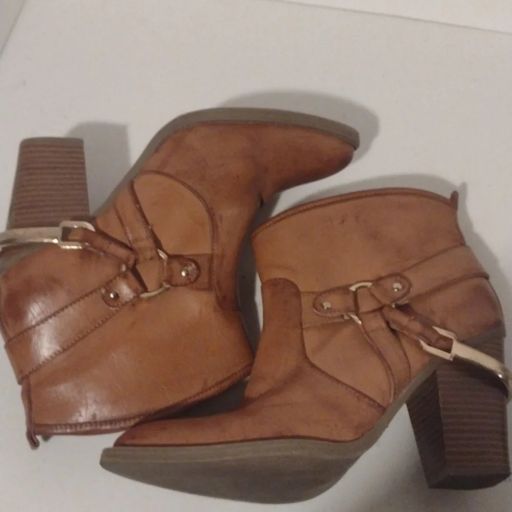 Quinn “Dakota” western moto ankle bootie size 8.5